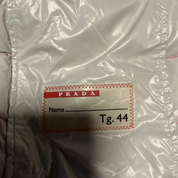 Prada red puffer jacket - Picture 3 of 7